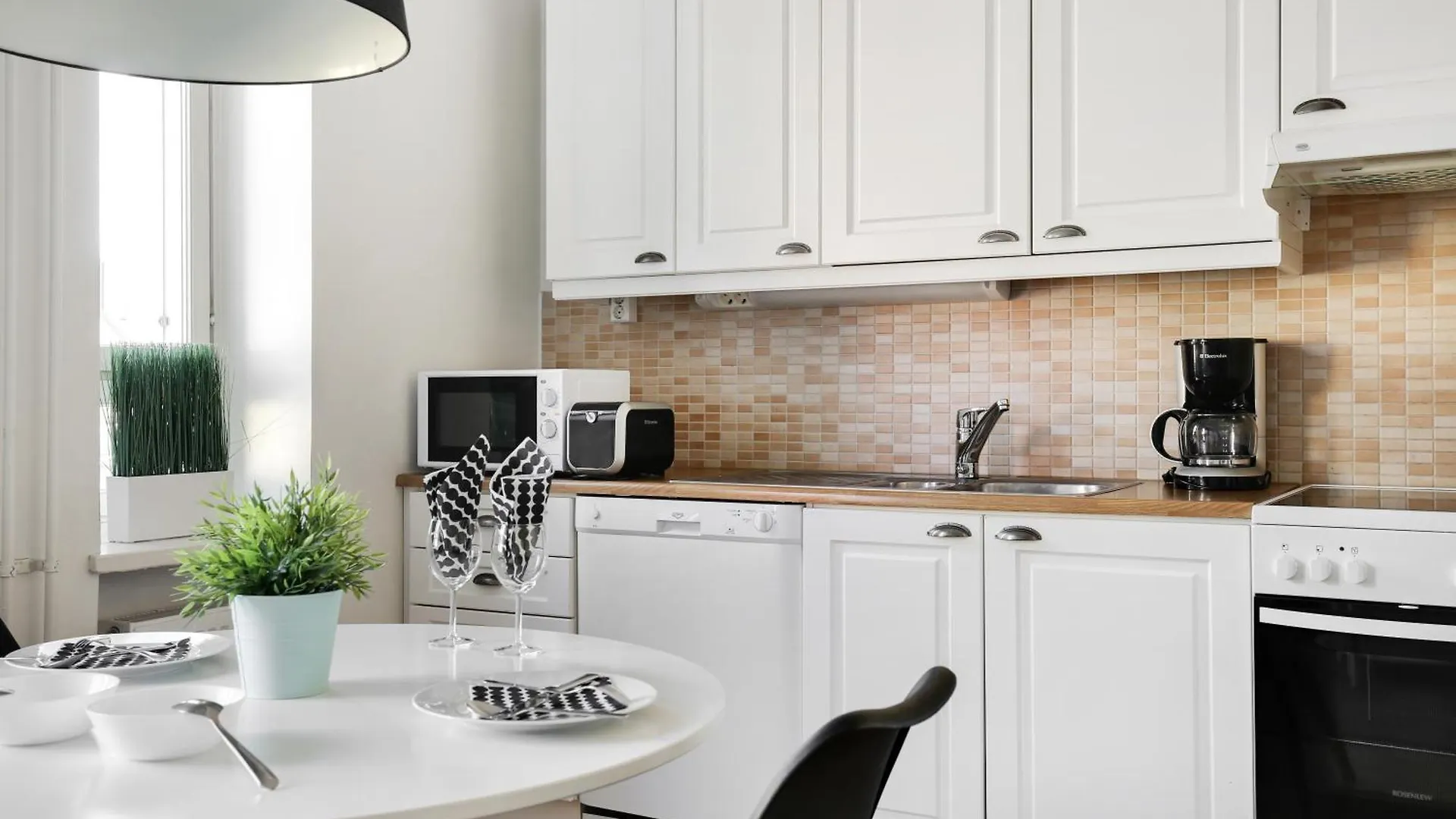 Kotimaailma Apartments Kamppi - 1Br In The City Center Helsinky